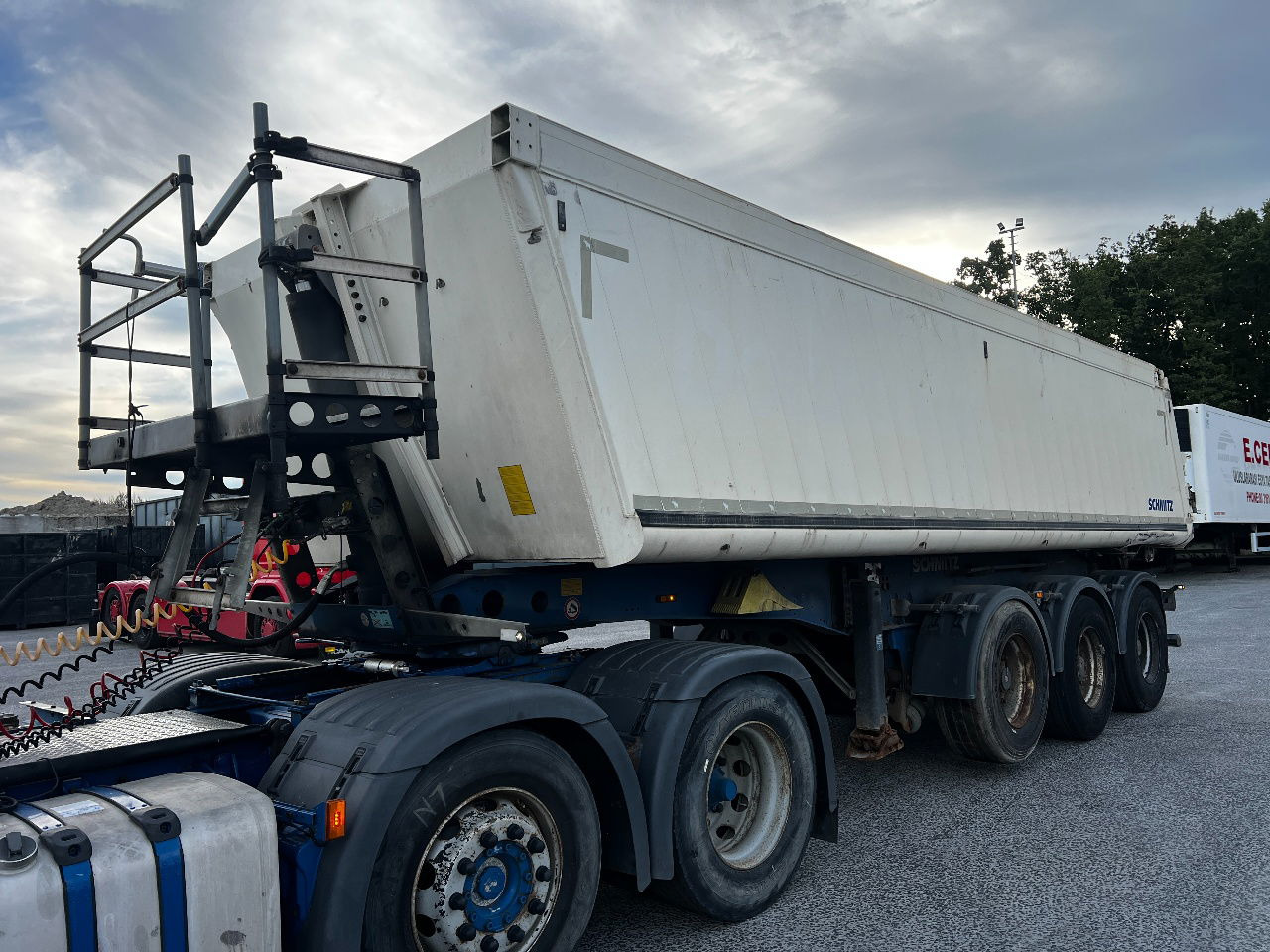 Schmitz Cargobull Gotha 27m3, SAF, ALU - Puspiekabe pašizgāzējs: foto 2 Schmitz Cargobull Gotha 27m3, SAF, ALU - Puspiekabe pašizgāzējs: foto 2