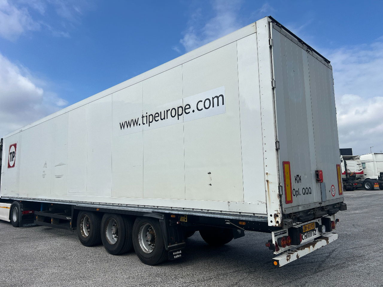 Schmitz Cargobull Isoliert koffer, SAF achsen - Puspiekabe slēgtā virsbūve: foto 4 Schmitz Cargobull Isoliert koffer, SAF achsen - Puspiekabe slēgtā virsbūve: foto 4