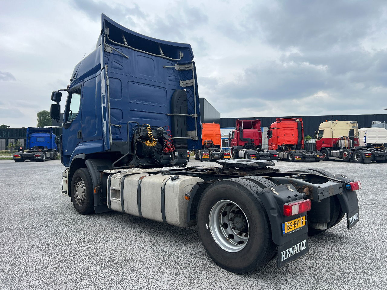 Renault Premium 380 Euro 3, NL Truck - Vilcējs: foto 4 Renault Premium 380 Euro 3, NL Truck - Vilcējs: foto 4