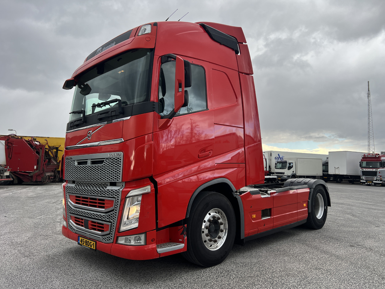 Volvo FH 500 Globe, Hydraulic - Vilcējs: foto 1 Volvo FH 500 Globe, Hydraulic - Vilcējs: foto 1