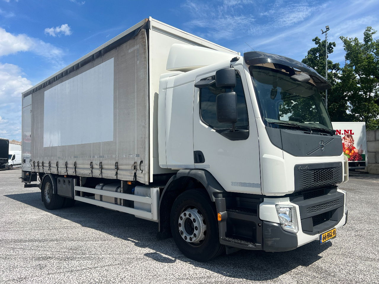 Volvo FE 250 Euro 6, 19T - Kravas automašīna ar tentu: foto 2 Volvo FE 250 Euro 6, 19T - Kravas automašīna ar tentu: foto 2