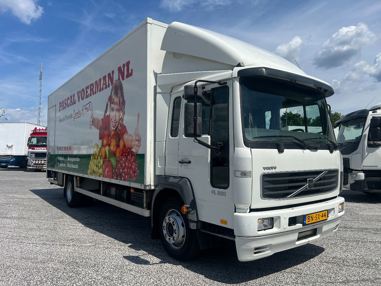 Volvo FL 612 220PK, Euro 3 - Kravas automašīna ar slēgto virsbūvi: foto 2 Volvo FL 612 220PK, Euro 3 - Kravas automašīna ar slēgto virsbūvi: foto 2