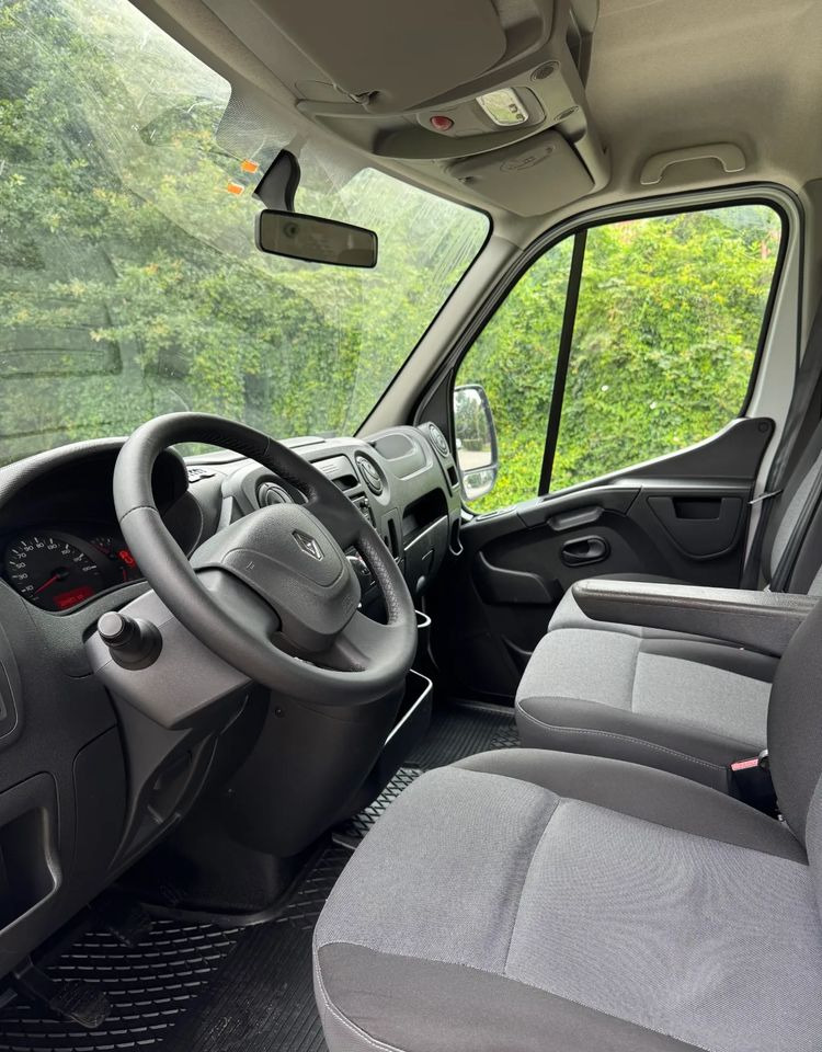 Automašīna ar kravas platformu Renault Master: foto 10