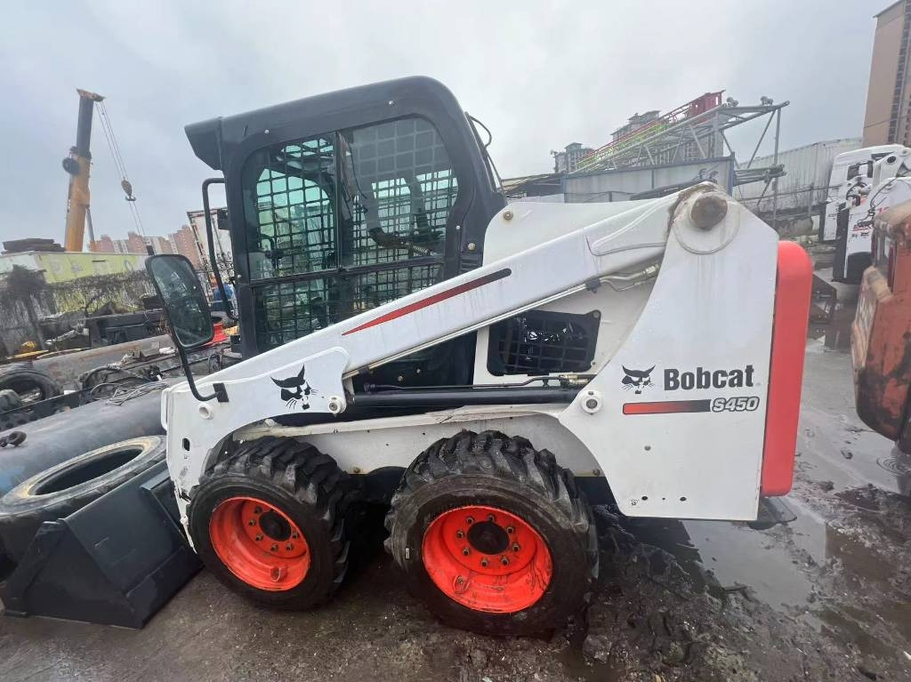 Bobcat S 450 - Kompaktiekrāvējs: foto 1 Bobcat S 450 - Kompaktiekrāvējs: foto 1