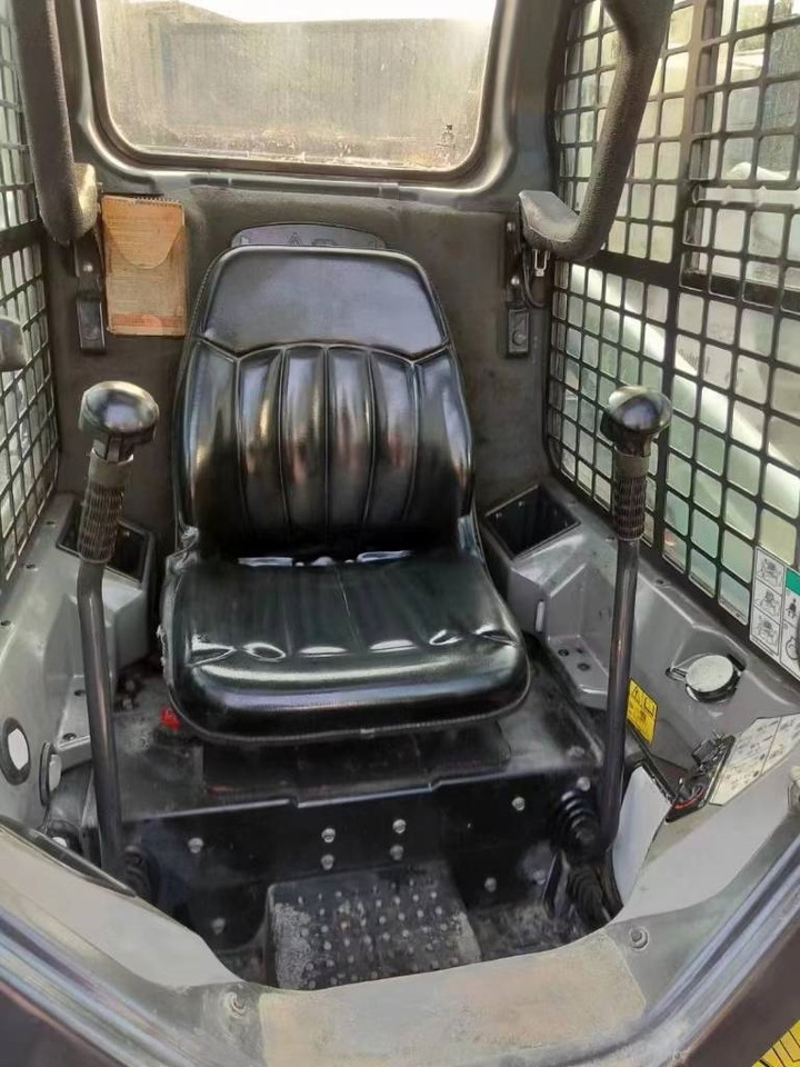 Bobcat S 450 - Kompaktiekrāvējs: foto 3 Bobcat S 450 - Kompaktiekrāvējs: foto 3