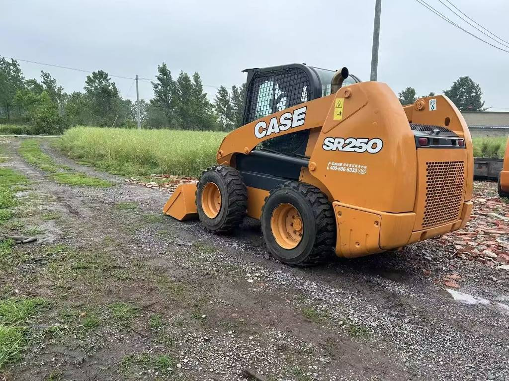 CASE SR 250 - Kompaktiekrāvējs: foto 5 CASE SR 250 - Kompaktiekrāvējs: foto 5