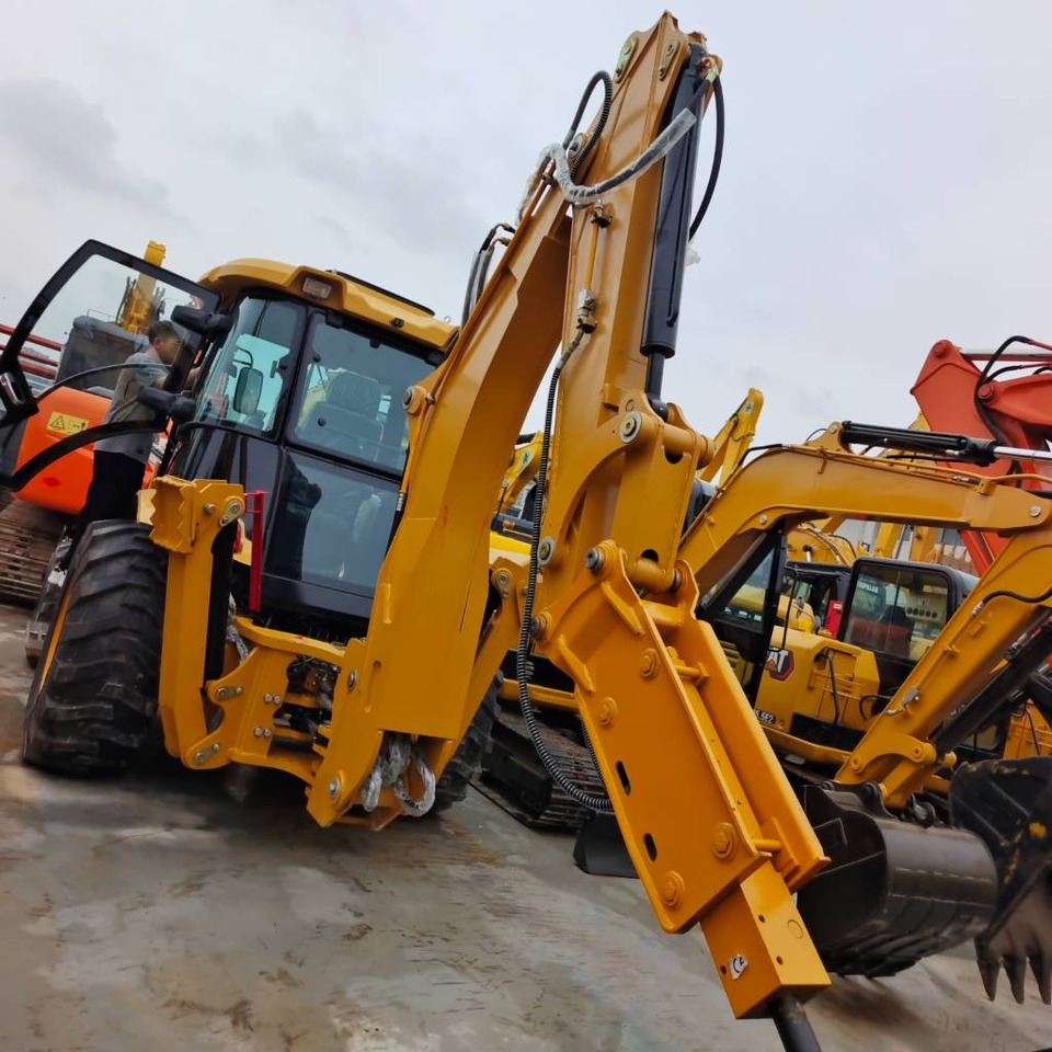 CAT 100% new caterpillar 420 F - Ekskavators-iekrāvējs: foto 1 CAT 100% new caterpillar 420 F - Ekskavators-iekrāvējs: foto 1
