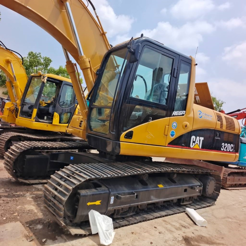 CAT 320 C L - Kāpurķēžu ekskavators: foto 3 CAT 320 C L - Kāpurķēžu ekskavators: foto 3
