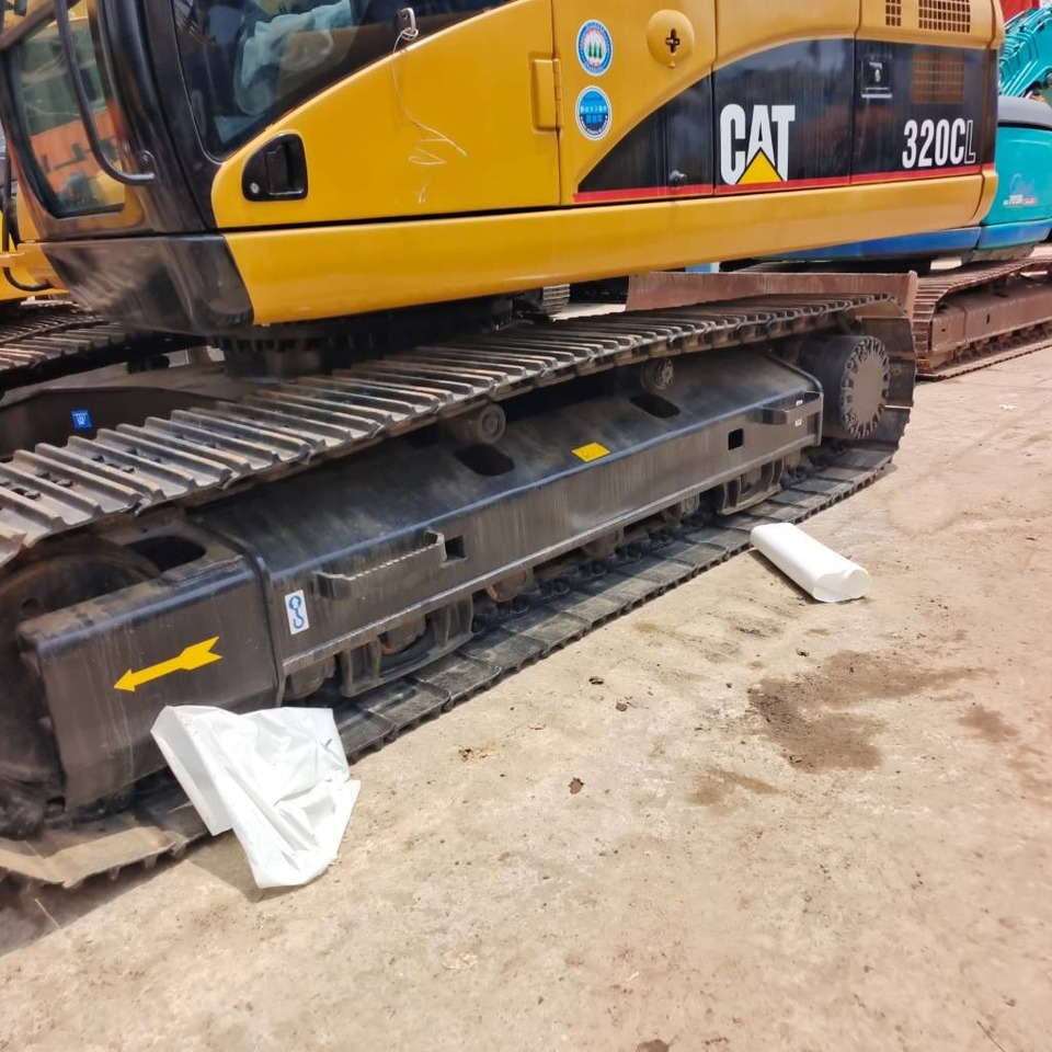 CAT 320 C L - Kāpurķēžu ekskavators: foto 4 CAT 320 C L - Kāpurķēžu ekskavators: foto 4