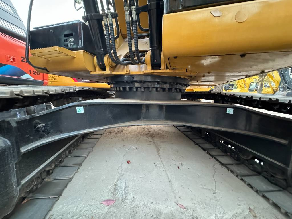 CAT 320 D-C7.1 enging - Kāpurķēžu ekskavators: foto 5 CAT 320 D-C7.1 enging - Kāpurķēžu ekskavators: foto 5