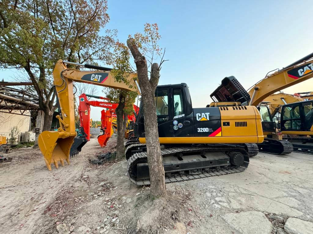 Kāpurķēžu ekskavators CAT 320 D-C7.1 enging: foto 1