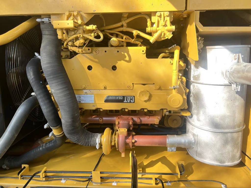 Kāpurķēžu ekskavators CAT 320 D L: foto 11