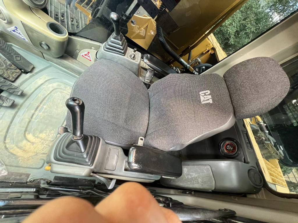 Kāpurķēžu ekskavators CAT 320 D L: foto 18