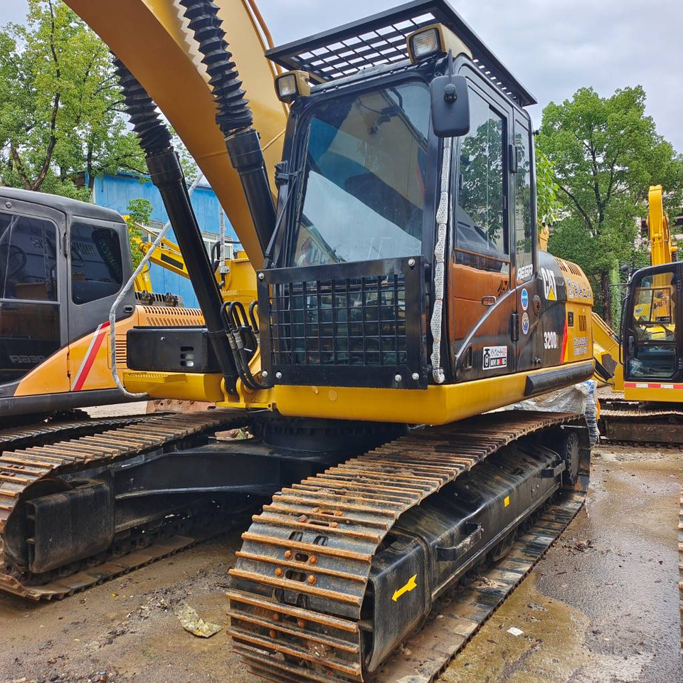 CAT 320D2 - Kāpurķēžu ekskavators: foto 2 CAT 320D2 - Kāpurķēžu ekskavators: foto 2