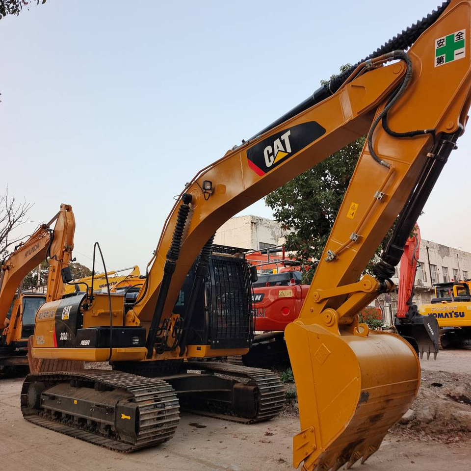 CAT 320D2L - Kāpurķēžu ekskavators: foto 5 CAT 320D2L - Kāpurķēžu ekskavators: foto 5