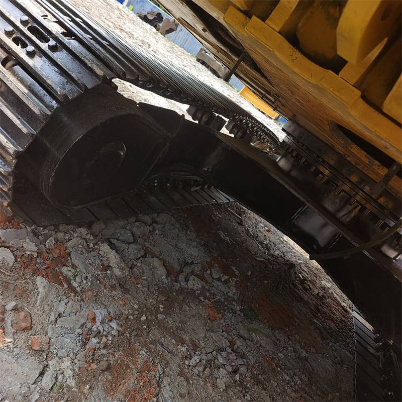 Kāpurķēžu ekskavators CAT 320GC: foto 13