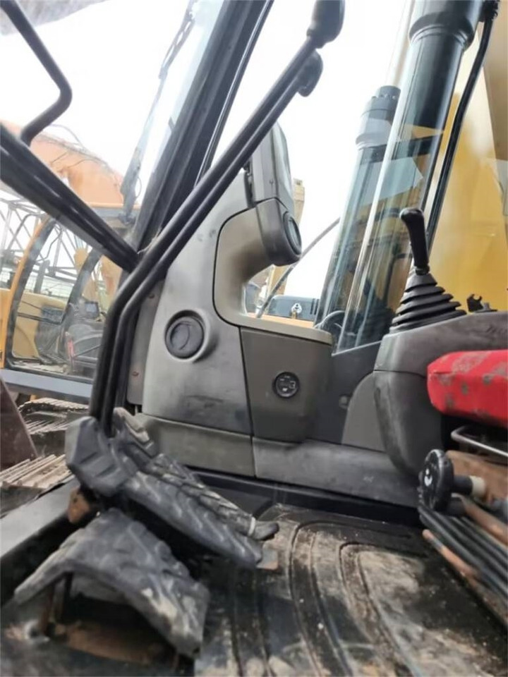 CAT 323 D - Kāpurķēžu ekskavators: foto 2 CAT 323 D - Kāpurķēžu ekskavators: foto 2