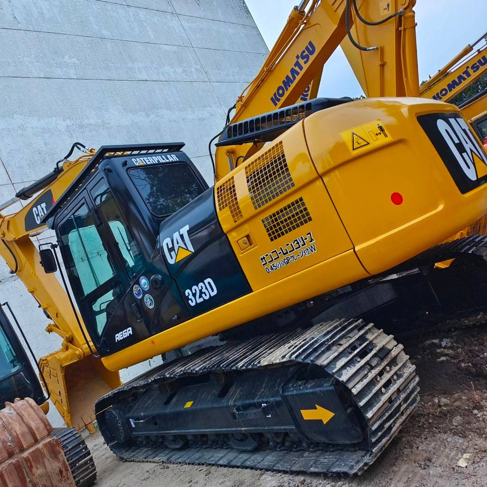 CAT 323 D - Kāpurķēžu ekskavators: foto 1 CAT 323 D - Kāpurķēžu ekskavators: foto 1