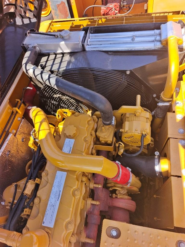 Kāpurķēžu ekskavators CAT 324 D: foto 24 Kāpurķēžu ekskavators CAT 324 D: foto 24