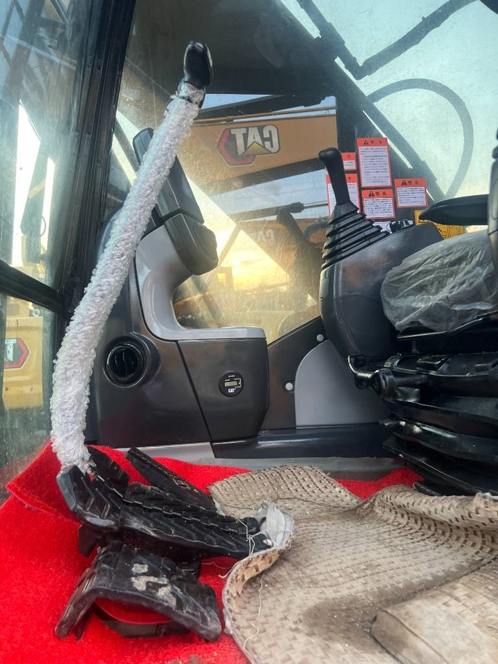 Kāpurķēžu ekskavators CAT 324 D: foto 13 Kāpurķēžu ekskavators CAT 324 D: foto 13