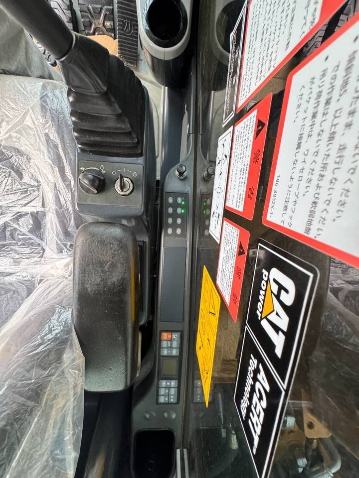 CAT 324 D2 L - Kāpurķēžu ekskavators: foto 5 CAT 324 D2 L - Kāpurķēžu ekskavators: foto 5