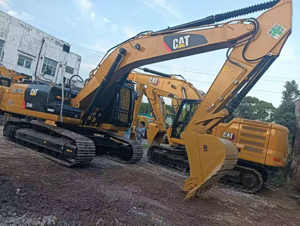 CAT 324 D2L - Kāpurķēžu ekskavators: foto 1 CAT 324 D2L - Kāpurķēžu ekskavators: foto 1