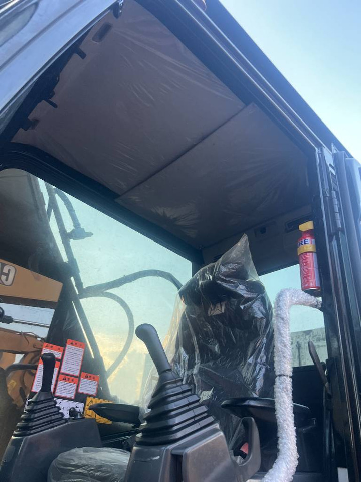 Kāpurķēžu ekskavators CAT 324 D2L: foto 17