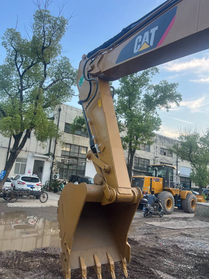 Kāpurķēžu ekskavators CAT 324 D2L: foto 22