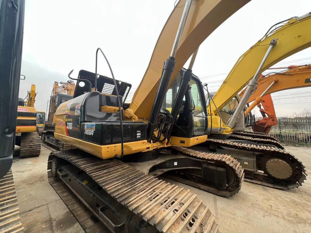 CAT 325 B L - Kāpurķēžu ekskavators: foto 3 CAT 325 B L - Kāpurķēžu ekskavators: foto 3
