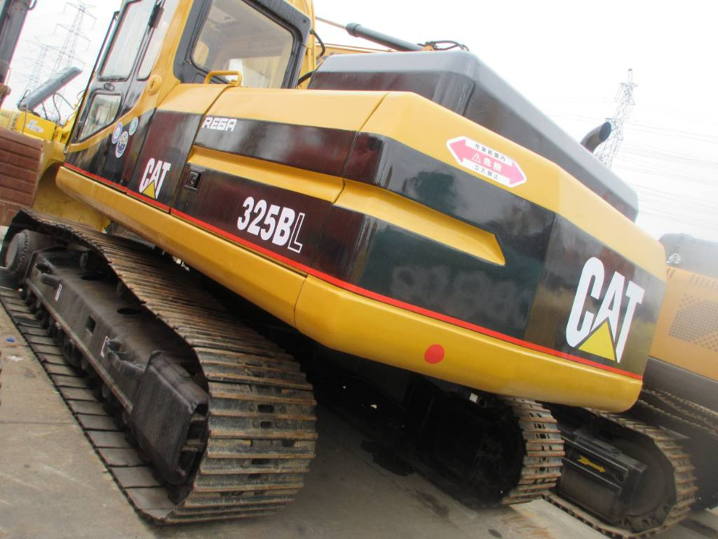 CAT 325 B L - Kāpurķēžu ekskavators: foto 1 CAT 325 B L - Kāpurķēžu ekskavators: foto 1