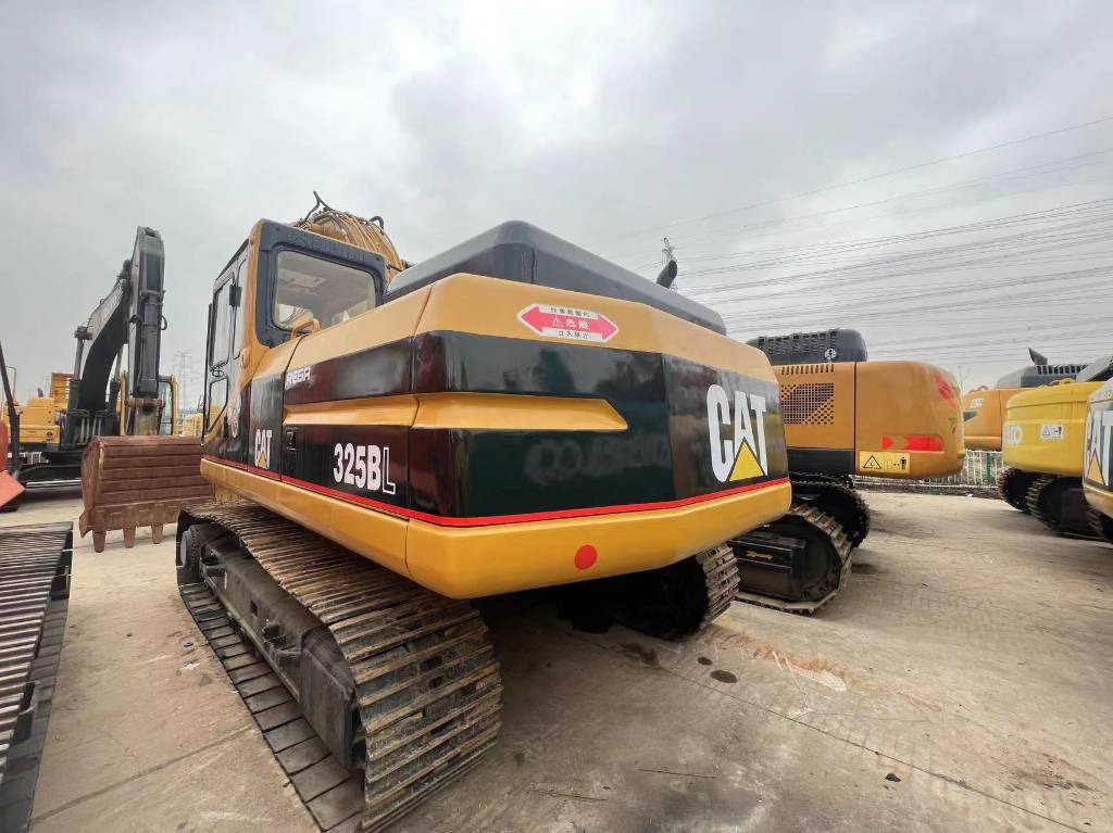 CAT 325 B L - Kāpurķēžu ekskavators: foto 2 CAT 325 B L - Kāpurķēžu ekskavators: foto 2