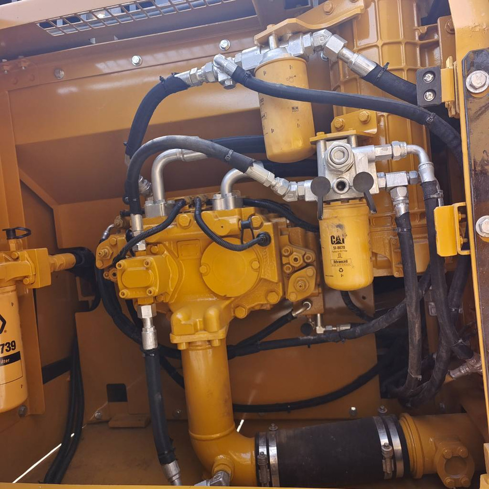 CAT 330D2L - Kāpurķēžu ekskavators: foto 4 CAT 330D2L - Kāpurķēžu ekskavators: foto 4