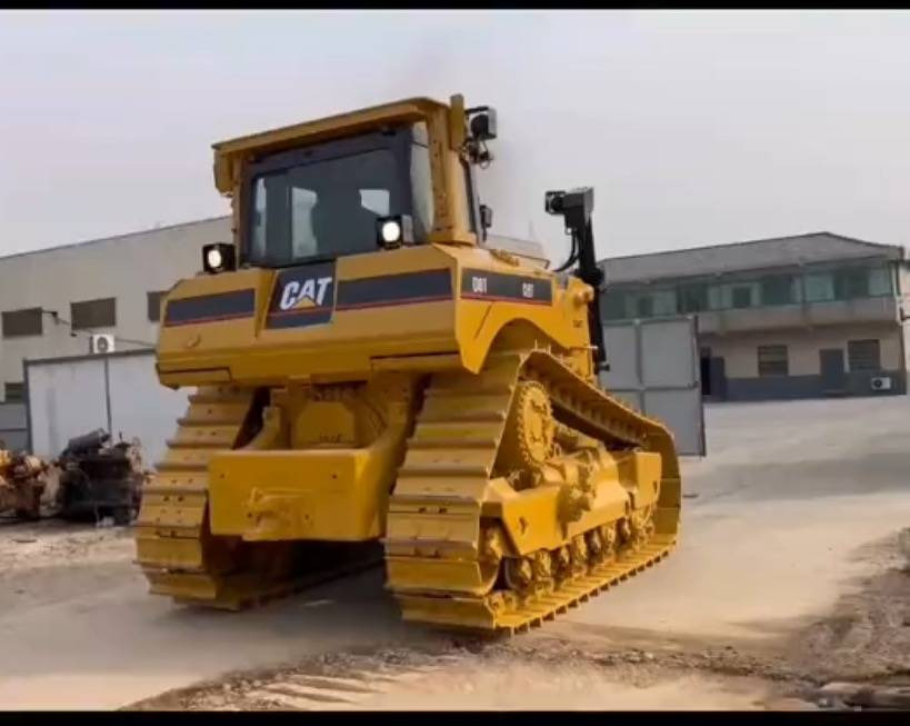 CAT D 8 T - Buldozers: foto 1 CAT D 8 T - Buldozers: foto 1