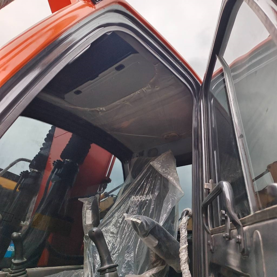 Doosan DH 150 LC-7 - Kāpurķēžu ekskavators: foto 5 Doosan DH 150 LC-7 - Kāpurķēžu ekskavators: foto 5