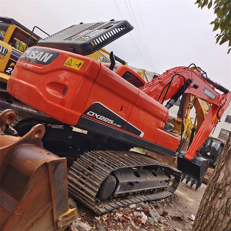 Doosan DX 225 LC - Kāpurķēžu ekskavators: foto 1 Doosan DX 225 LC - Kāpurķēžu ekskavators: foto 1