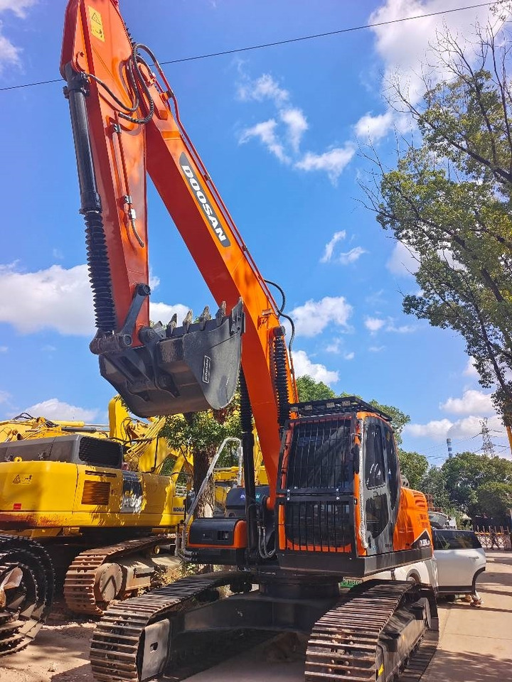 Doosan DX 225 LC - Kāpurķēžu ekskavators: foto 4 Doosan DX 225 LC - Kāpurķēžu ekskavators: foto 4