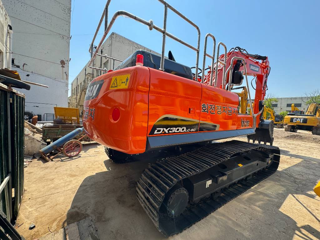 Doosan DX 300 LC - Kāpurķēžu ekskavators: foto 2 Doosan DX 300 LC - Kāpurķēžu ekskavators: foto 2