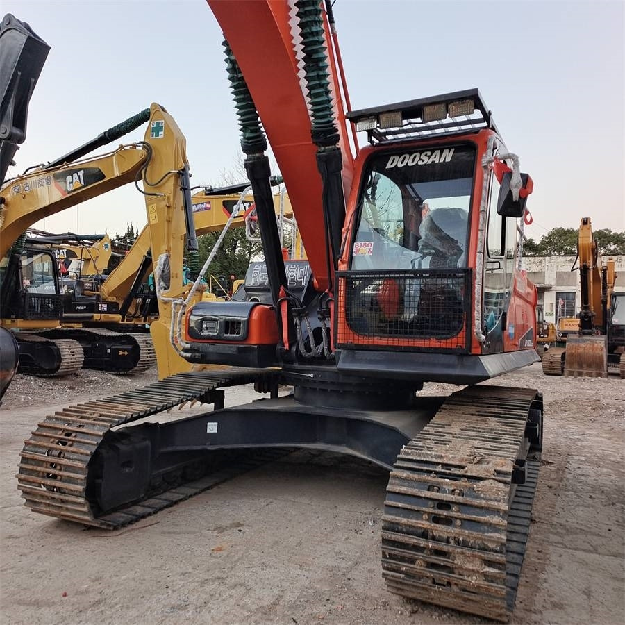 Kāpurķēžu ekskavators Doosan DX 300 LCA: foto 6