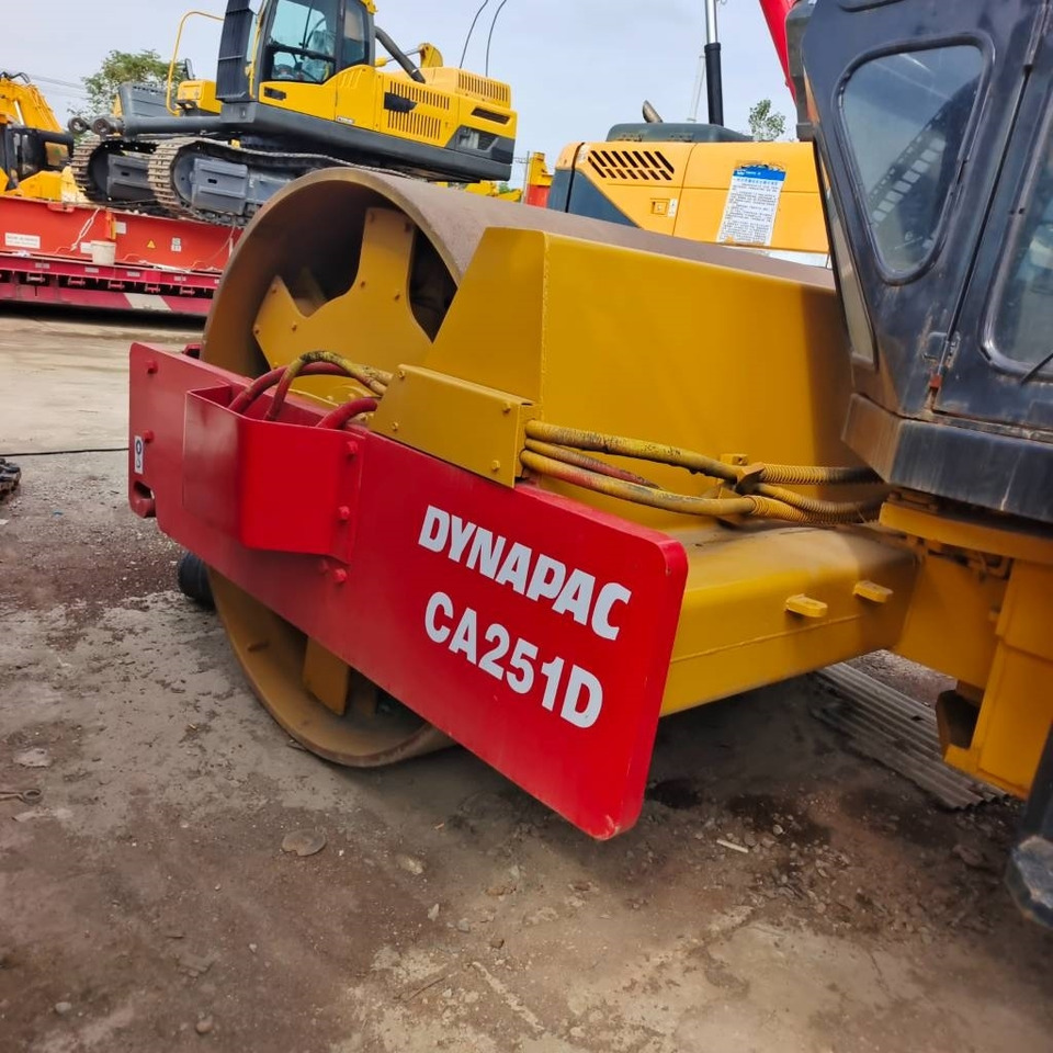 Dynapac CA 251 D - Vibrorullis: foto 5 Dynapac CA 251 D - Vibrorullis: foto 5