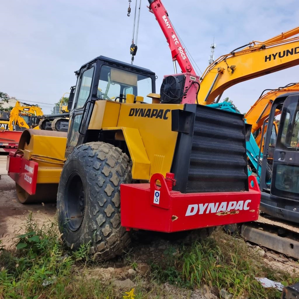 Dynapac CA 251 D - Vibrorullis: foto 2 Dynapac CA 251 D - Vibrorullis: foto 2