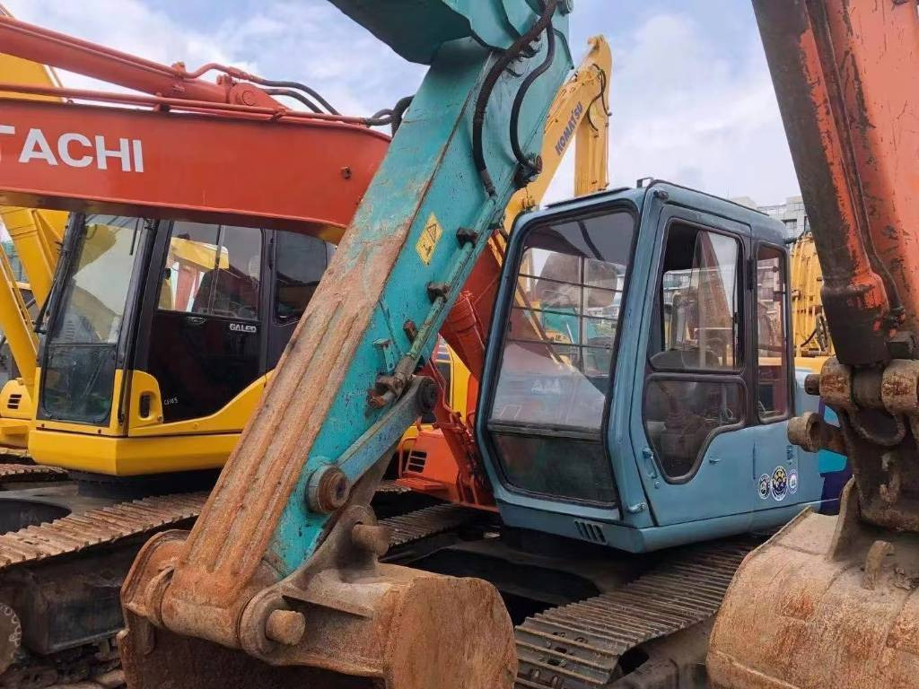 Hitachi EX 120-3 - Kāpurķēžu ekskavators: foto 3 Hitachi EX 120-3 - Kāpurķēžu ekskavators: foto 3