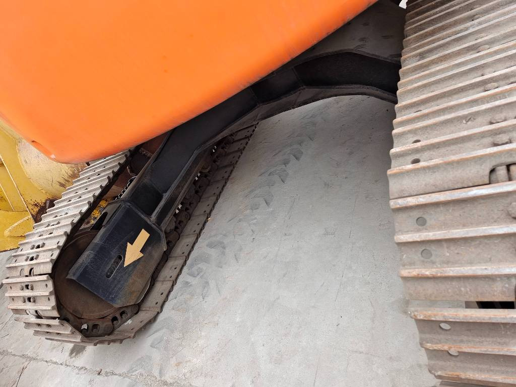 Hitachi ZX 135 US - Kāpurķēžu ekskavators: foto 5 Hitachi ZX 135 US - Kāpurķēžu ekskavators: foto 5