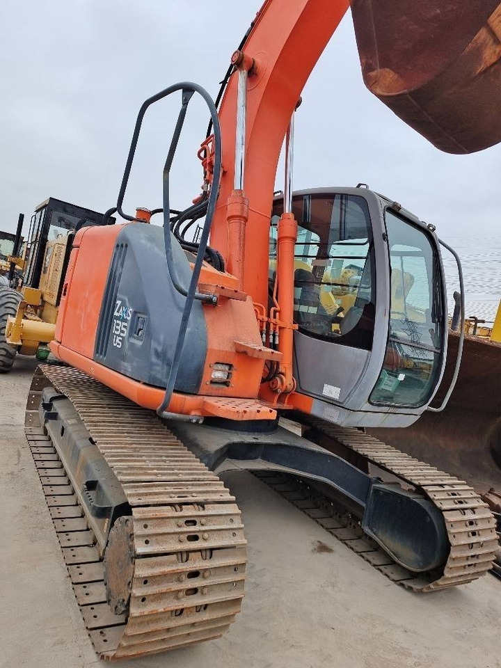 Hitachi ZX 135 US - Kāpurķēžu ekskavators: foto 3 Hitachi ZX 135 US - Kāpurķēžu ekskavators: foto 3