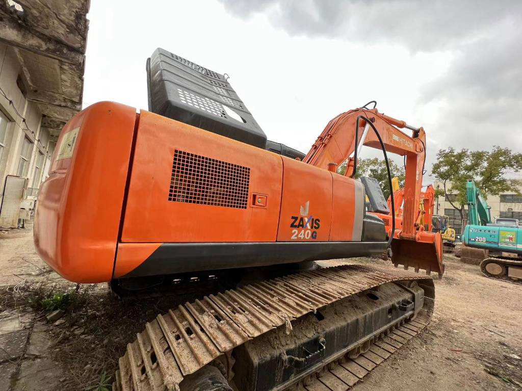 Hitachi ZX 240-3 - Kāpurķēžu ekskavators: foto 5 Hitachi ZX 240-3 - Kāpurķēžu ekskavators: foto 5