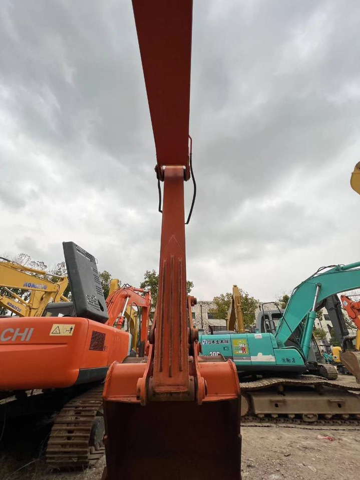 Hitachi ZX 240-3 - Kāpurķēžu ekskavators: foto 3 Hitachi ZX 240-3 - Kāpurķēžu ekskavators: foto 3