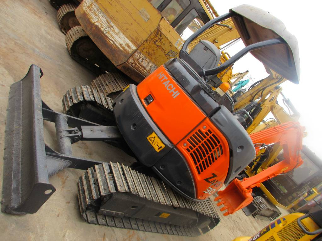 Hitachi ZX 30 U - Mini-ekskavators: foto 4 Hitachi ZX 30 U - Mini-ekskavators: foto 4