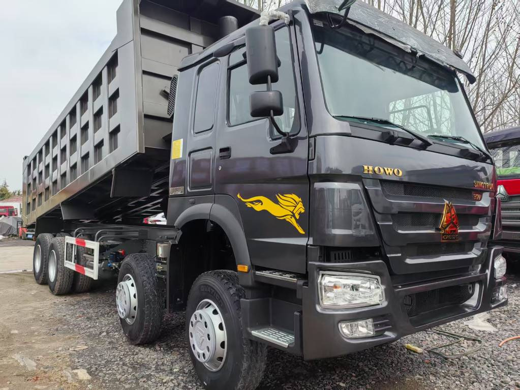 Howo 371 8X4 - Kravas automašīna pašizgāzējs: foto 1 Howo 371 8X4 - Kravas automašīna pašizgāzējs: foto 1