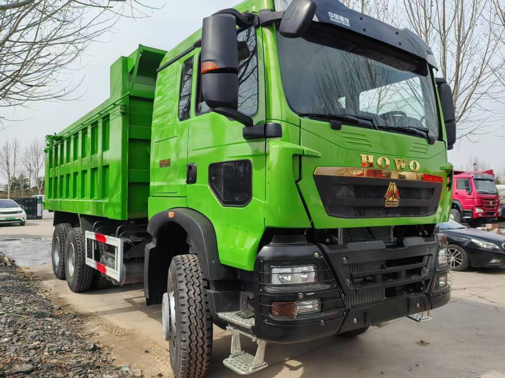 Howo 371 - Kravas automašīna pašizgāzējs: foto 4 Howo 371 - Kravas automašīna pašizgāzējs: foto 4