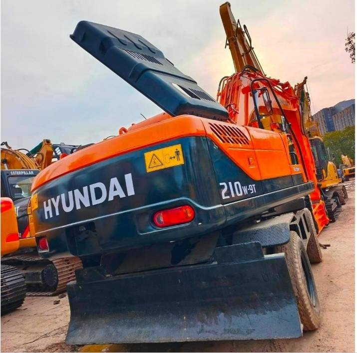 Hyundai 210 W-9 - Riteņu ekskavators: foto 2 Hyundai 210 W-9 - Riteņu ekskavators: foto 2