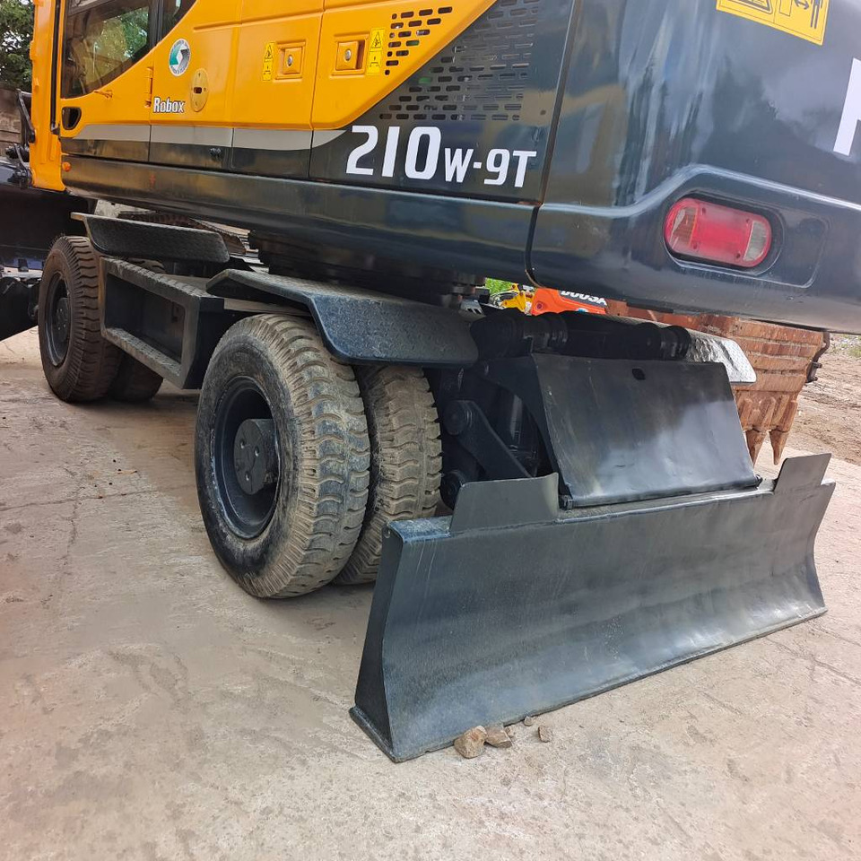Hyundai 210W-9 - Riteņu ekskavators: foto 2 Hyundai 210W-9 - Riteņu ekskavators: foto 2